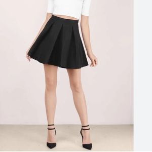 TOBI, Myah, pleated mini skirt!!